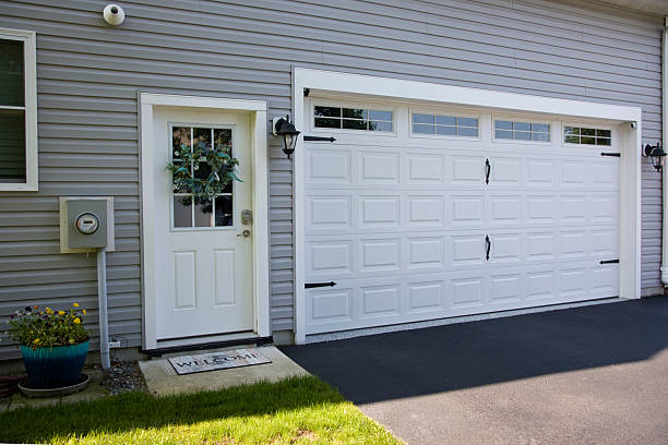24/7 Emergency Garage Door Panel Replacement experts in Notasulga, AL